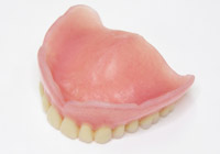 プラスチック保険義歯